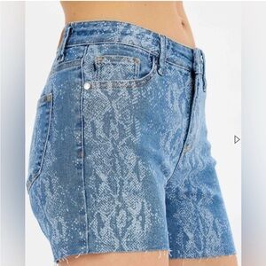 NWT Judy Blue Denim Snake Print Cut Off Shorts Size XL Brand New No Tags